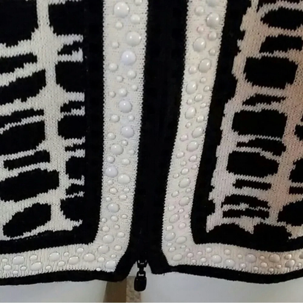 St. John Collection Black and white with fancy detailed accents Cardigan - sz 8 - Picture 5 of 7